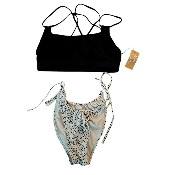 15 pieces total that can be Mix and Match Bikinis size L - Picture 2 of 10